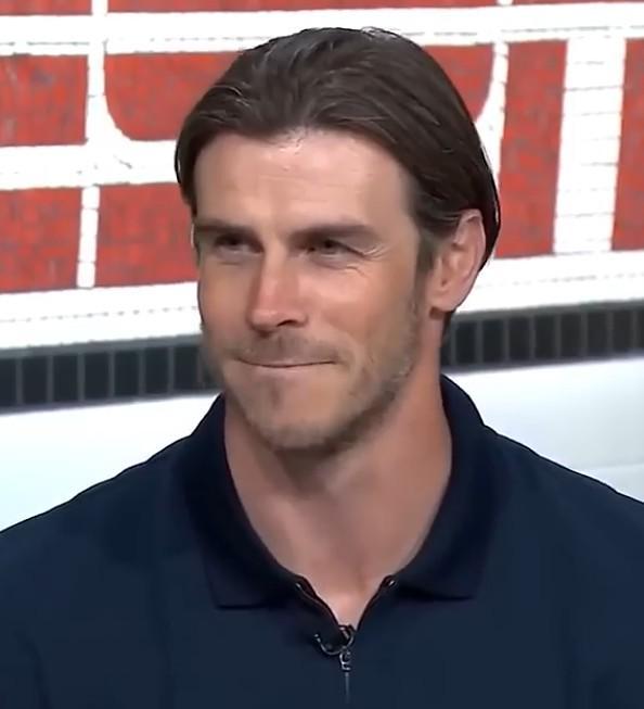 九游体育APP-贝尔谈皇马任意球分工：右边归我，左边归C罗，中间靠猜拳决定