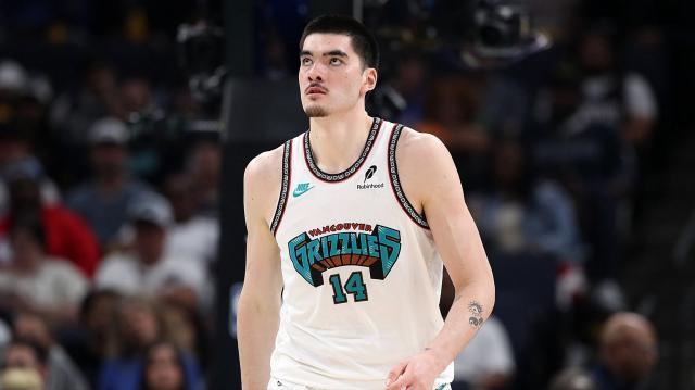 九游体育官网-姚明曾有类似伤病！华裔中锋伊迪再次接受脚踝手术